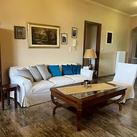 Vintage House Overlooking The Statue Of Leonidas Apartamento Esparta