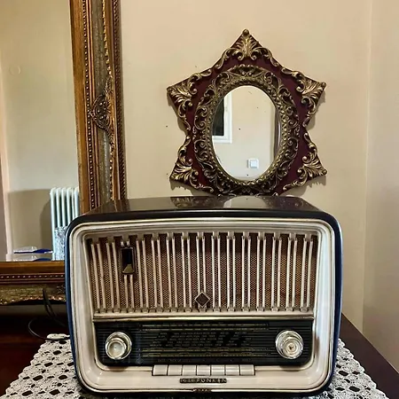 Vintage House Overlooking The Statue Of Leonidas Esparta