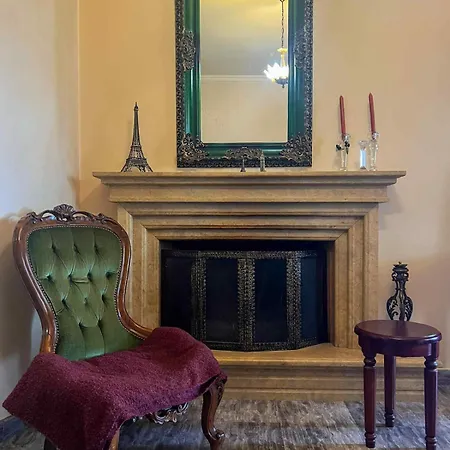 Vintage House Overlooking The Statue Of Leonidas * ספארטי