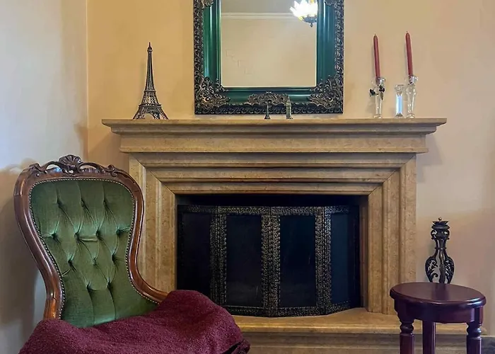 Vintage House Overlooking The Statue Of Leonidas * Sparta