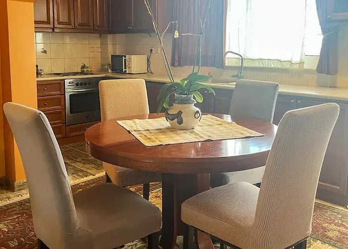 Vintage House Overlooking The Statue Of Leonidas Apartamento