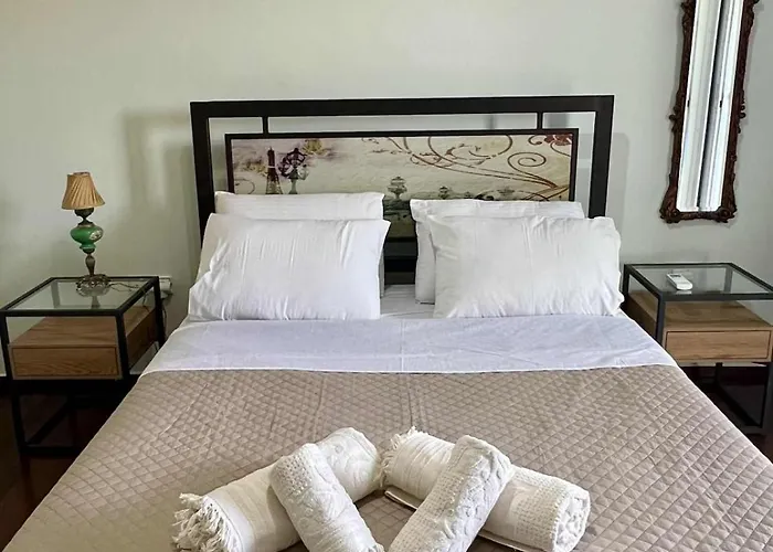 Vintage House Overlooking The Statue Of Leonidas Apartamento Sparta